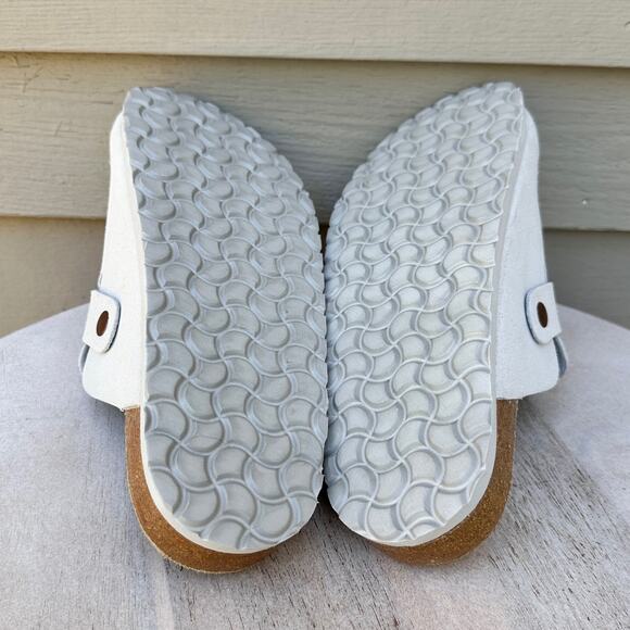 CUSHIONAIRE Hana Slip-On Buckle Clog with Cork Footbed Memory Foam Size 9 - Picture 12 of 13